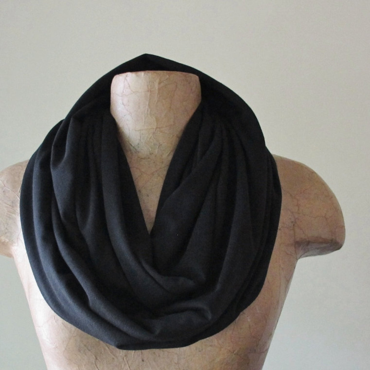 ECOSHAG BASIC BLACK Infinity Scarf